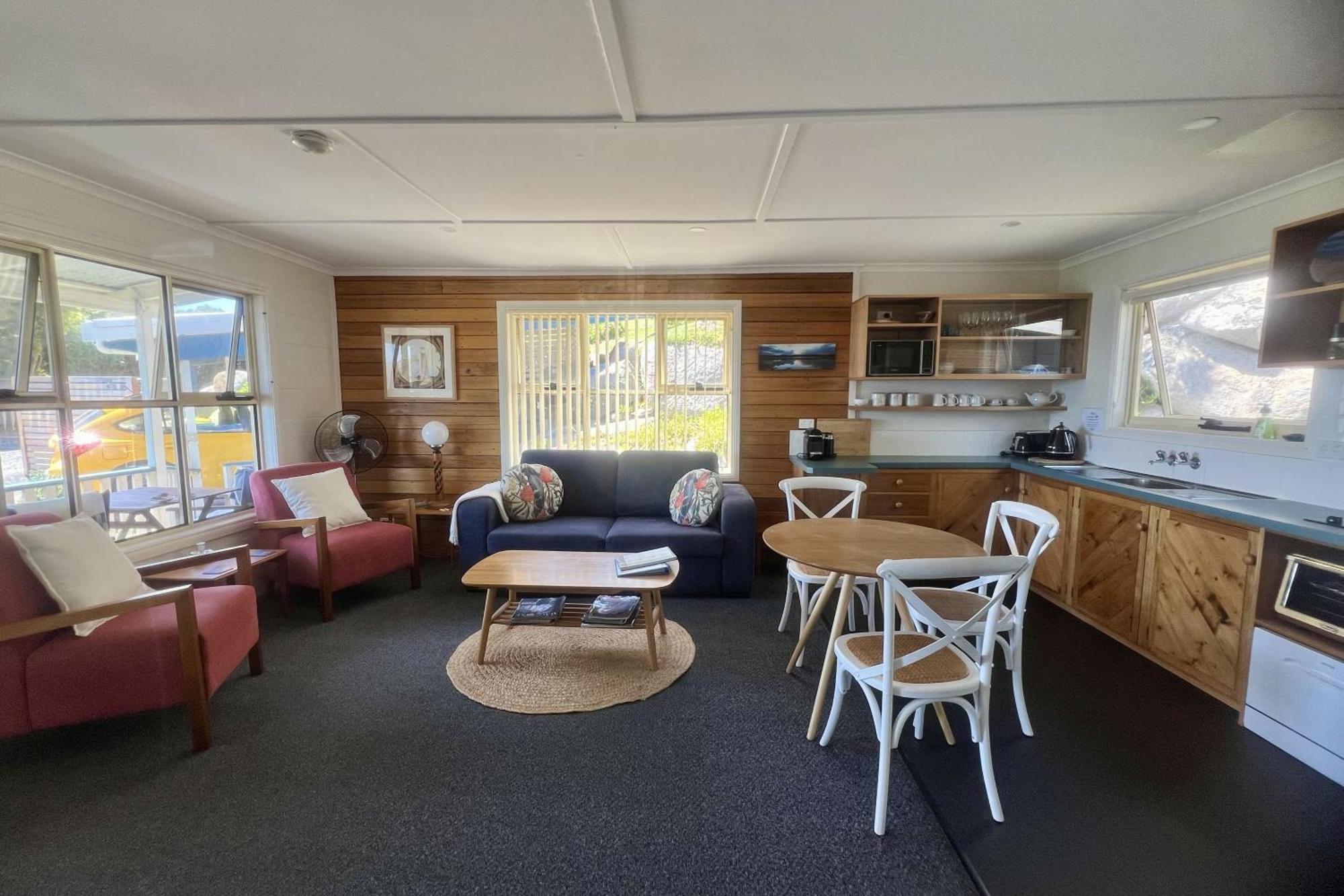 Binalong Beach Cottage Beachfront At Bay Of Fires Next To Restaurant Binalong Bay Buitenkant foto