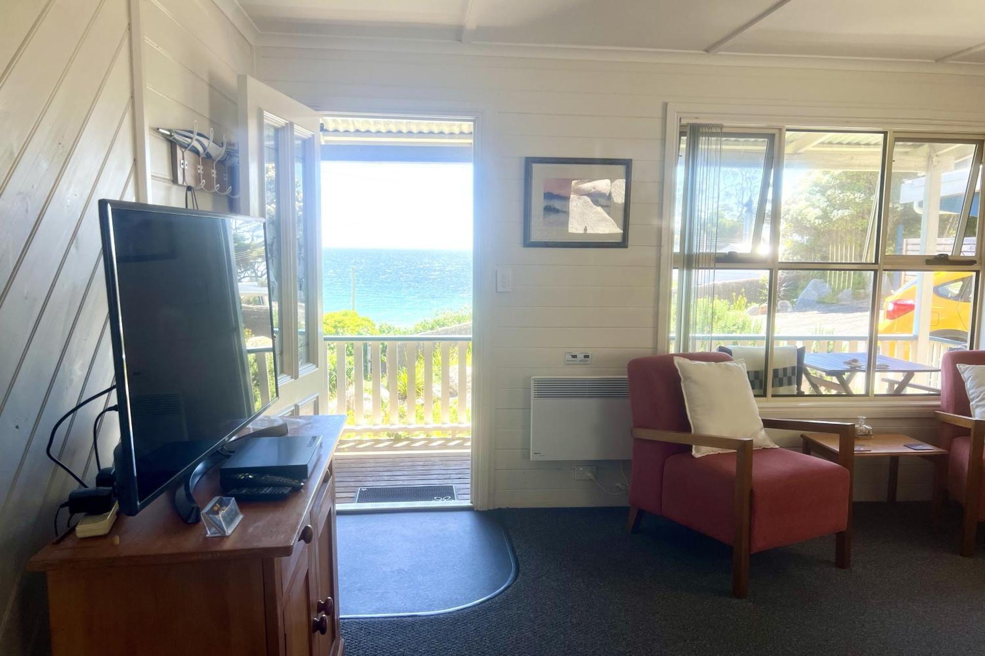 Binalong Beach Cottage Beachfront At Bay Of Fires Next To Restaurant Binalong Bay Buitenkant foto
