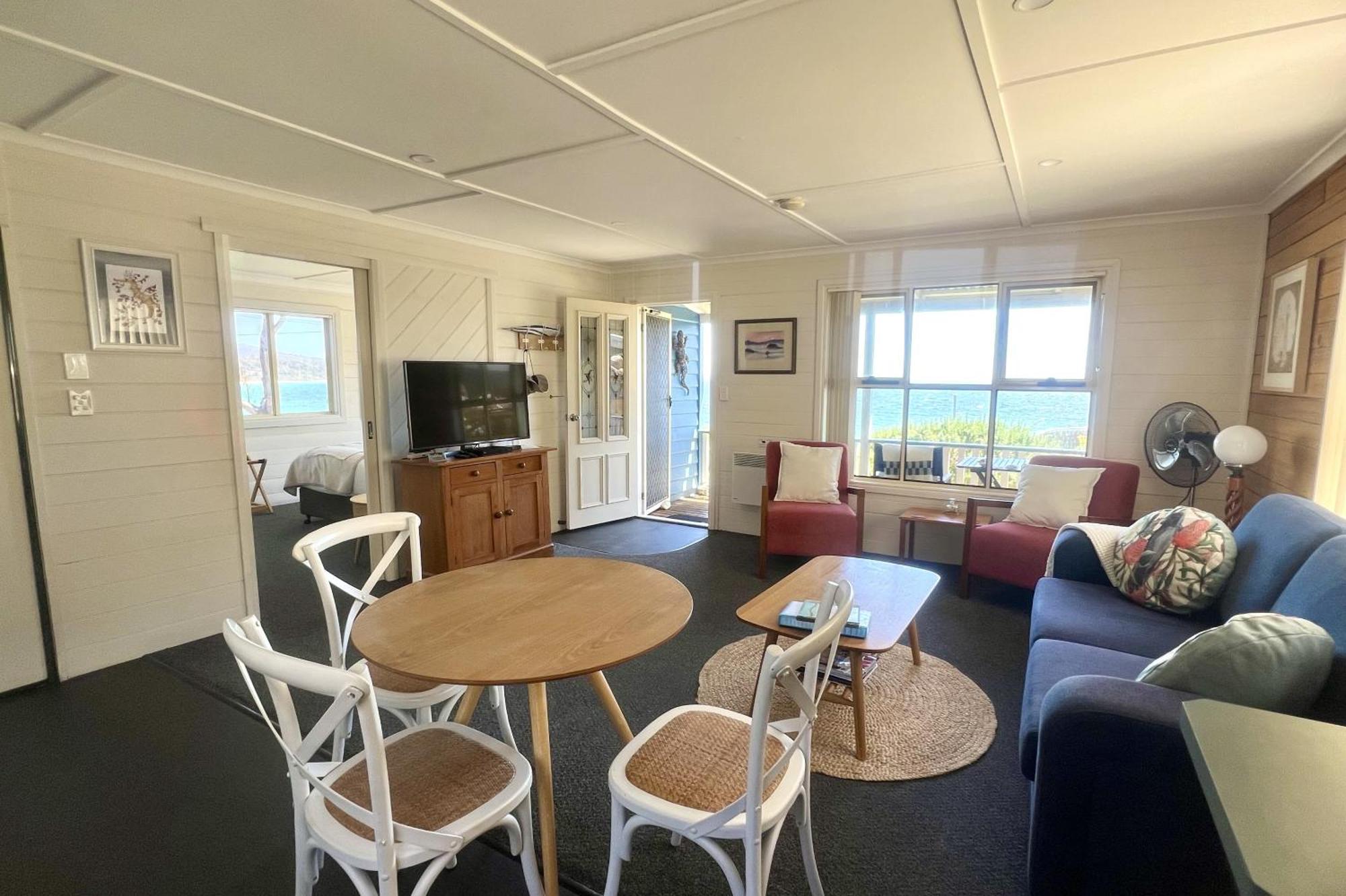 Binalong Beach Cottage Beachfront At Bay Of Fires Next To Restaurant Binalong Bay Buitenkant foto